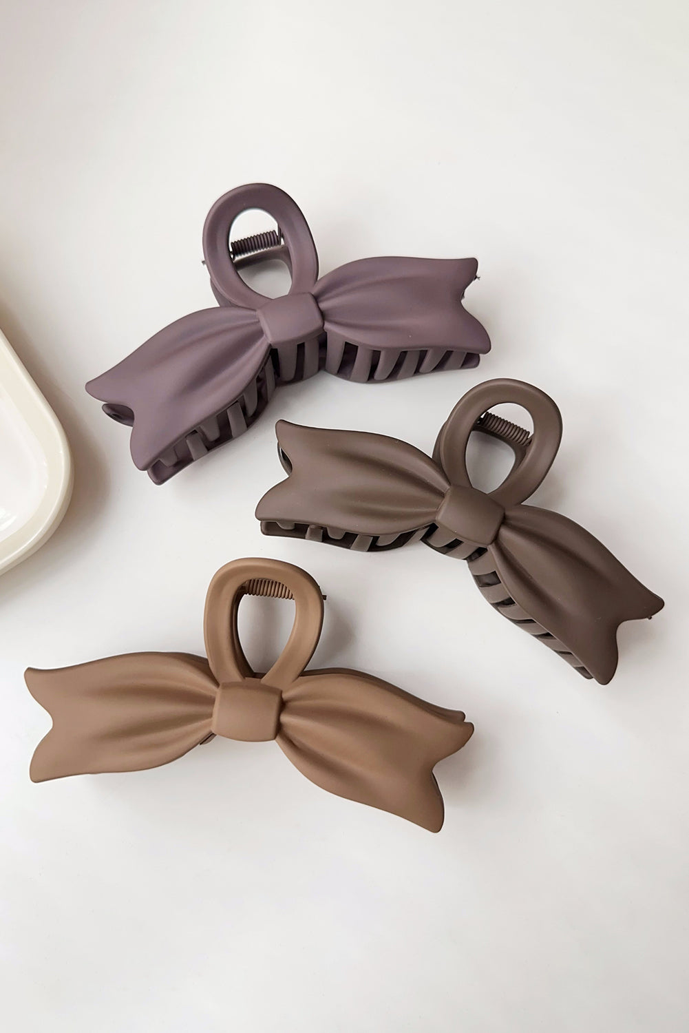 Beige Minimalist Bowknot Shape Plastic Claw Clip